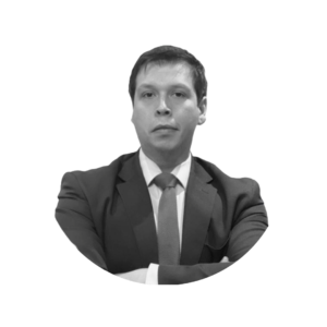 Posee más de 10 años de experiencia en Litigios y solución de controversias, antes de volver a retomar este proyecto personal el Sr. Rosenberg, trabajo en DFD Abogados (2014 -2016) y en Rosenberg y Cía. (2016 – 2019) fue socio fundador de Reymond Abogados (2019-2024) en donde estuvo a cargo de toda al área judicial y regulatoria ambiental junto a la  litigación de las mismas  ante tribunales de primera instancia como ante tribunales superiores de justicia. Ha concentrado su carrera profesional principalmente en el área de litigios y solución de controversias, en materias de Derecho Penal representando a querellantes o imputados, adicionalmente posee tramitación  vasta experiencia en juicios civiles y en juzgados de Policía Local, Acciones Constitucionales. El Sr. Rosenberg ha sido reconocido por diversos rankings internacionales.